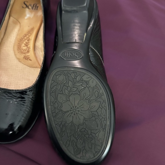 Sofft Black Patent Leather Flats. Size 9. - Picture 3 of 4